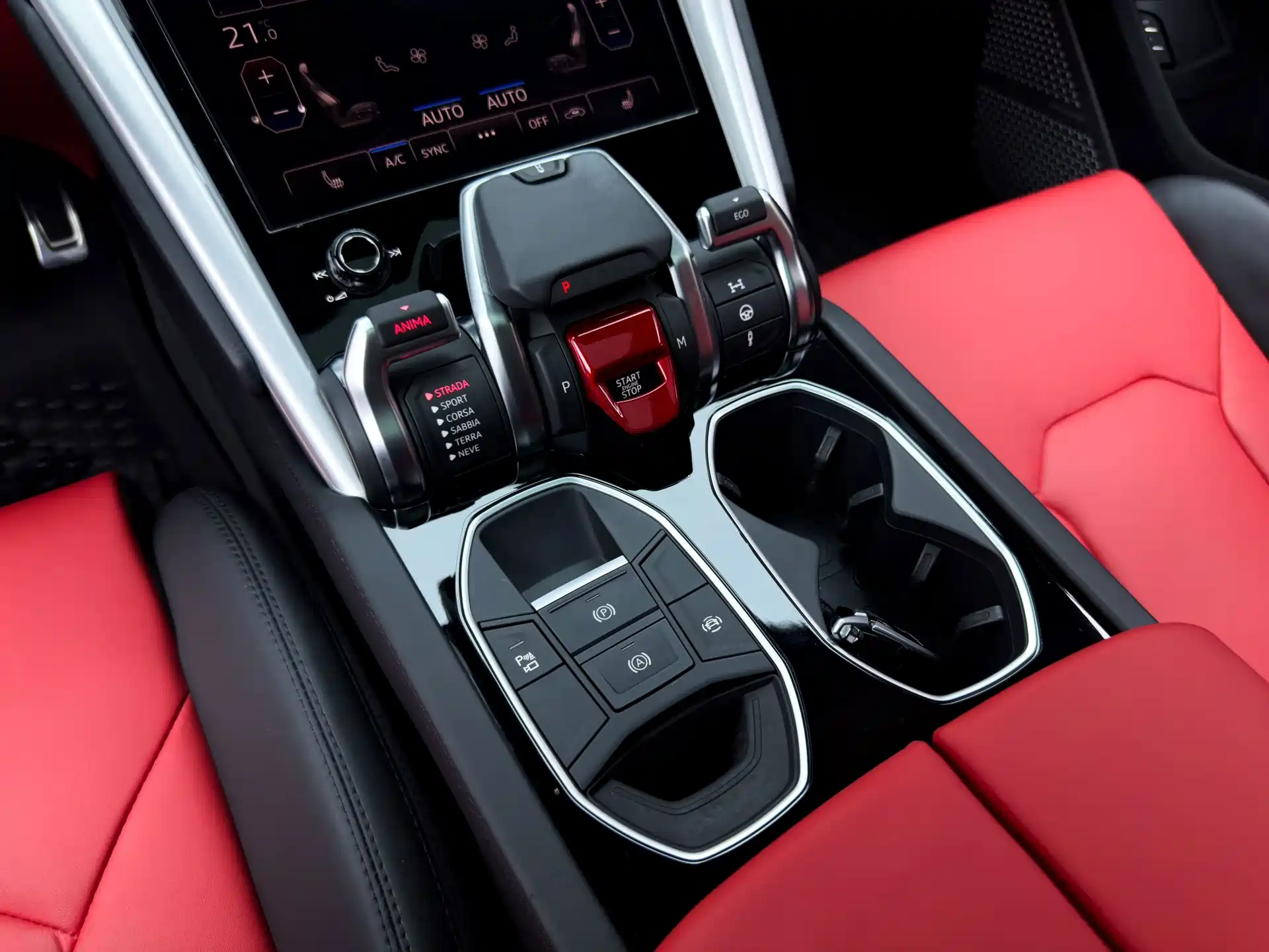 Фото 23 - Lamborghini Urus