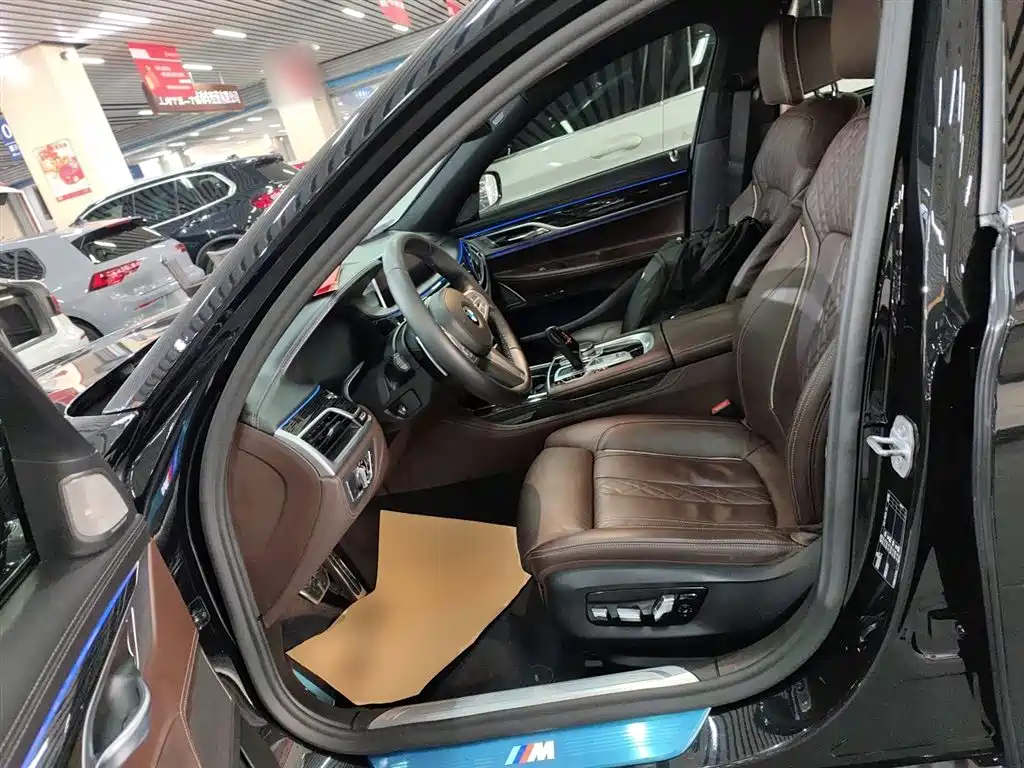 BMW 7 Series 2019 730Li M Sport Package фото 15