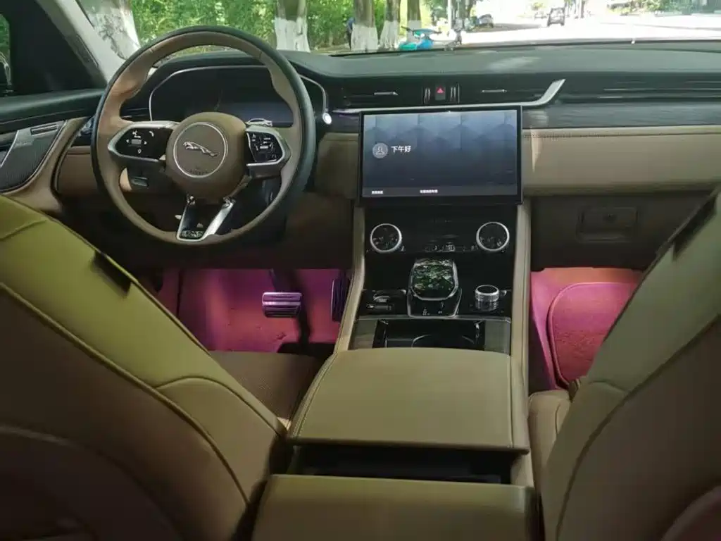 Jaguar XFL 2025 2025 2.0T P250 FWD Luxury Edition
