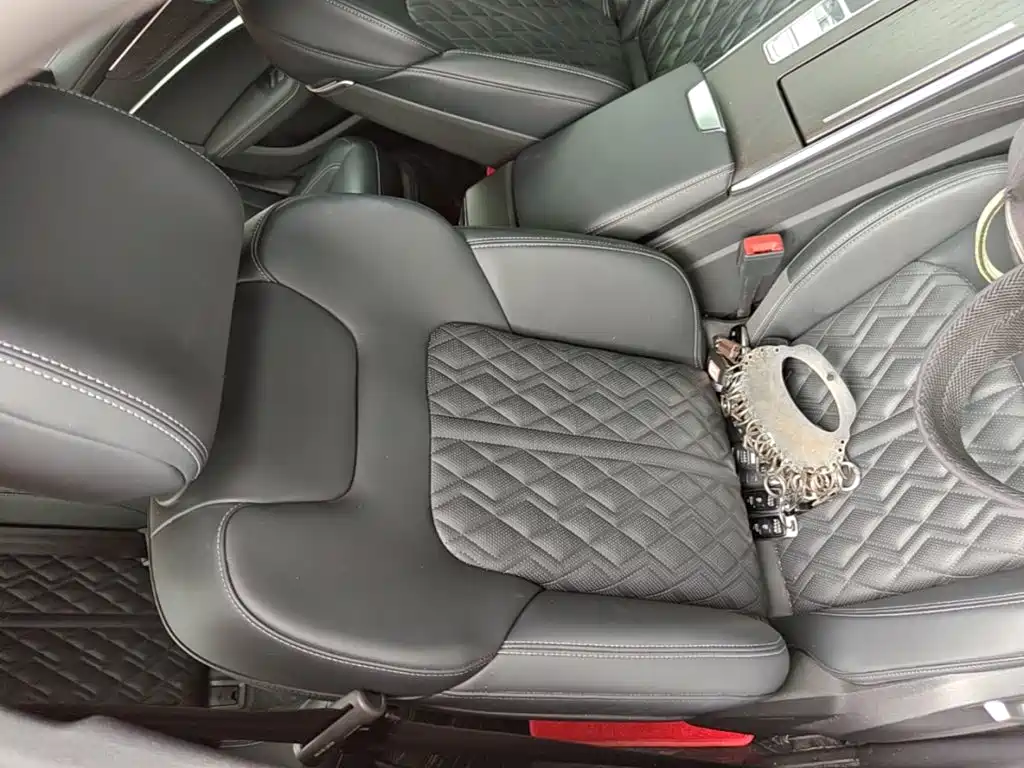 Фото 25 - Audi A6L