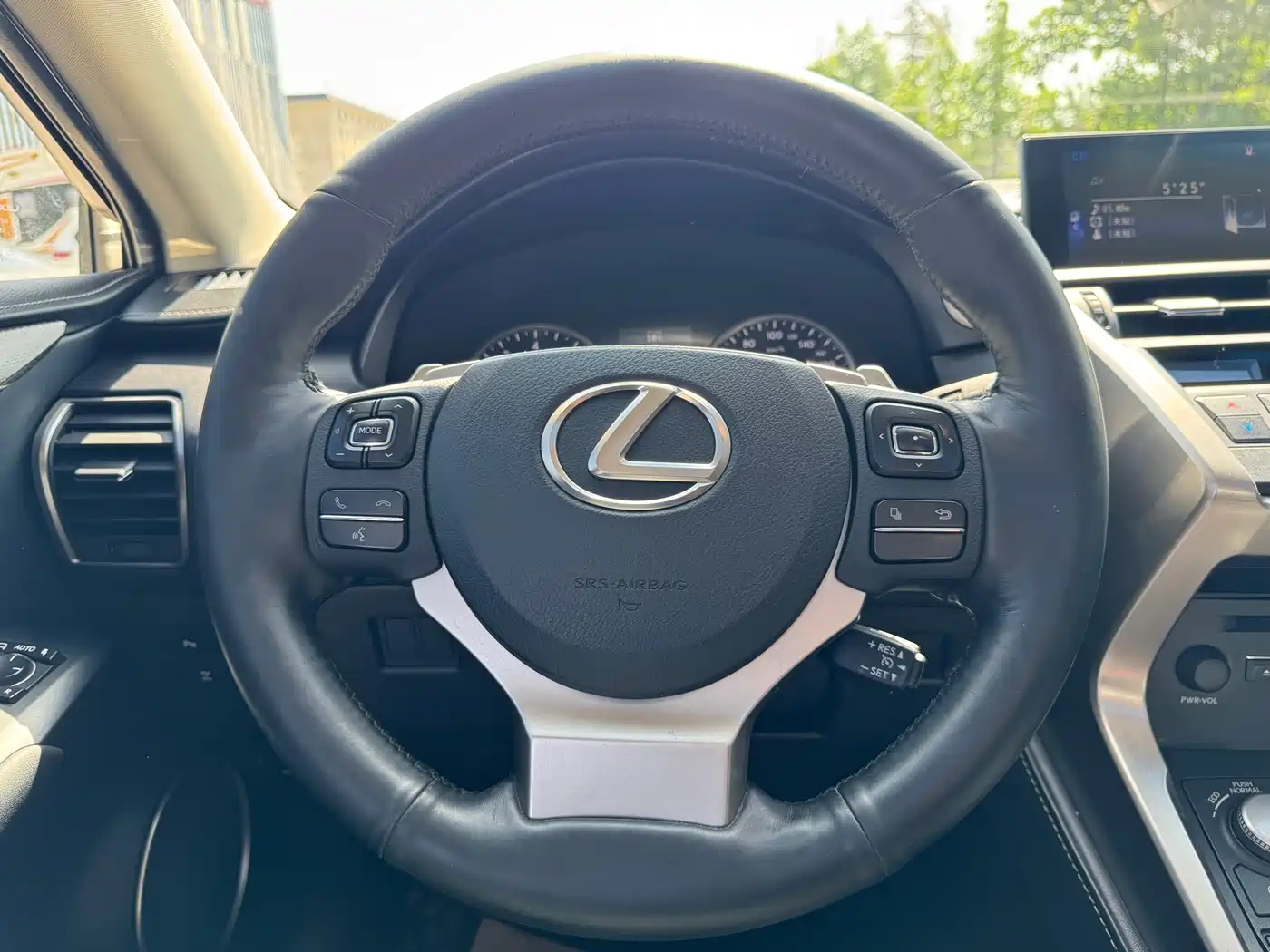 Lexus NX 2015 200t AWD F Sport фото 5