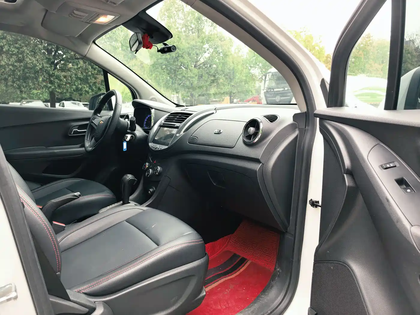 Chevrolet Trax 2016 1.4T Automatic 2WD Comfort Sunroof Edition фото 15