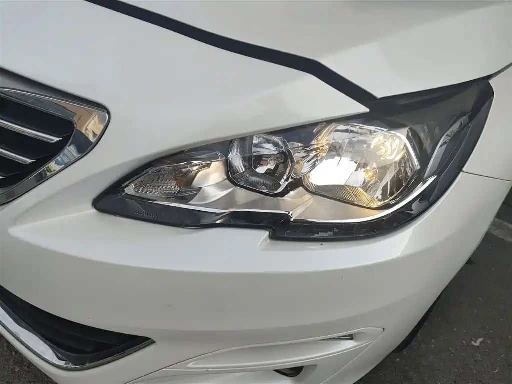 Peugeot 408 2016 1.6T Automatic Luxury Edition фото 24