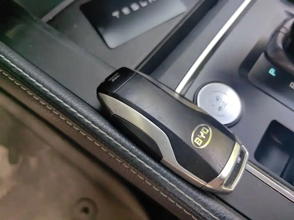 BYD Tang 2018 2.0T Automatic Smart Connection Noble Edition 7-Seater China V фото 9