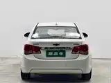 Photo 5 - Chevrolet Cruze