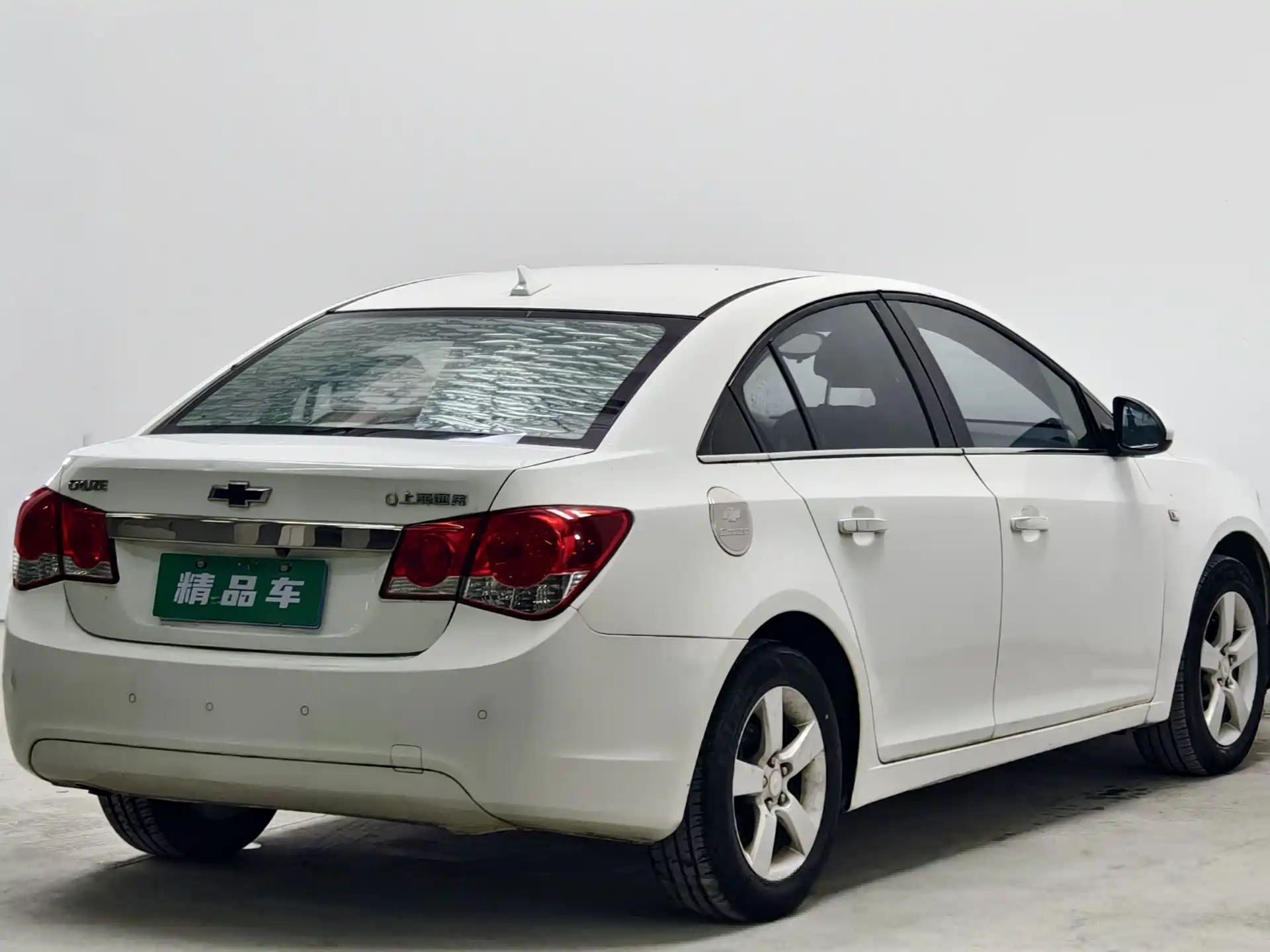 Photo 4 - Chevrolet Cruze