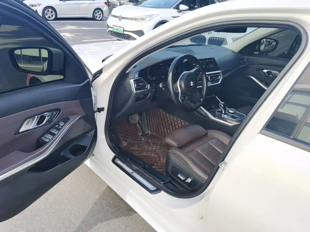 BMW 3-SERIES