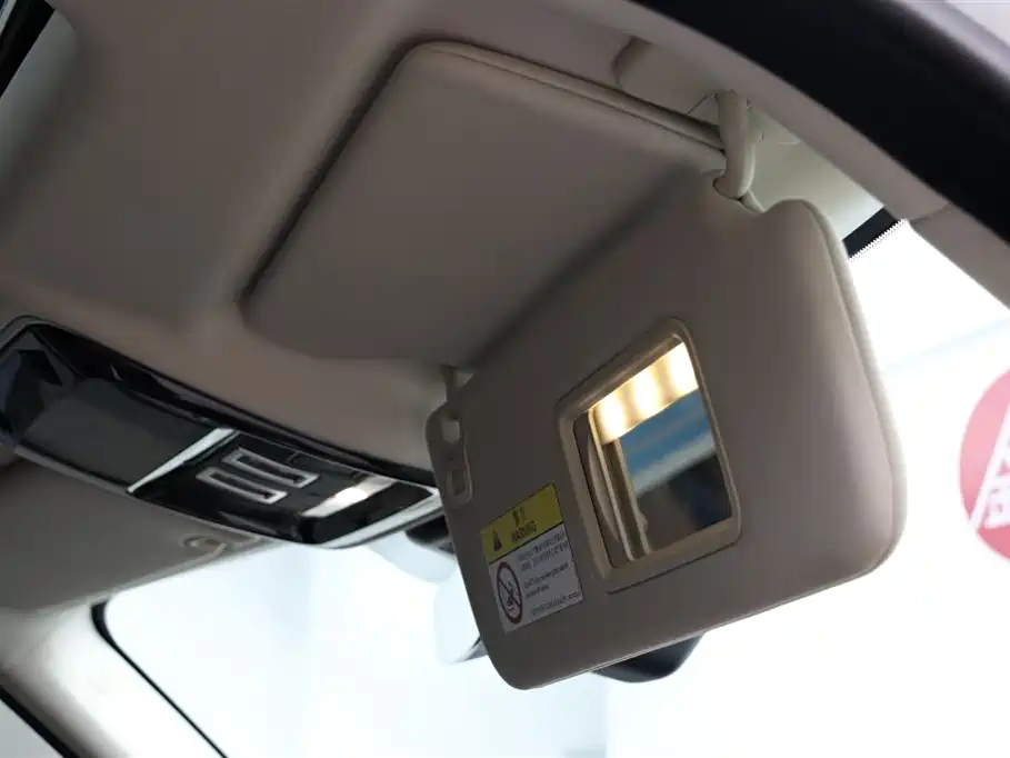 Land Rover Range Rover 2019 3.0 SC V6 Heritage Extended Edition фото 31