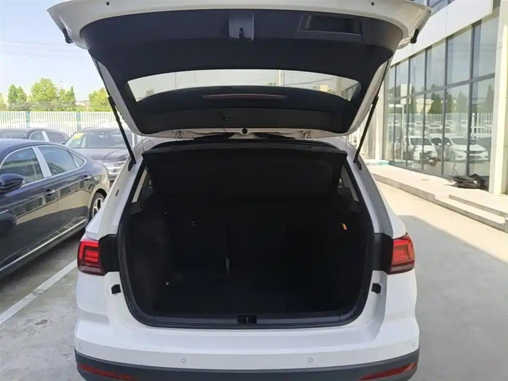 Volkswagen Tharu 2020 280TSI 2WD Comfort Edition China VI фото 19