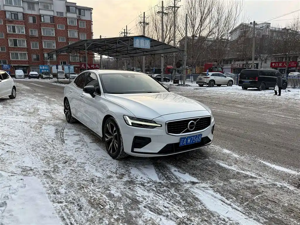 VOLVO S60