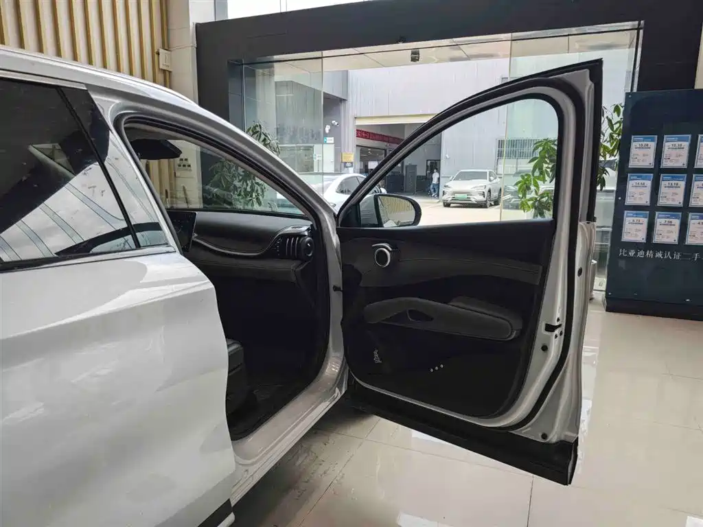 BYD Yuan PLUS 2025 Smart Drive 510KM Surpass Edition фото 14