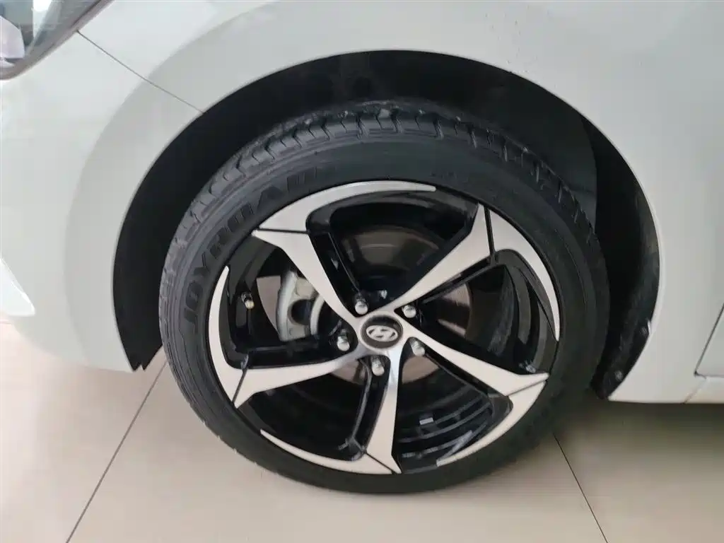 Hyundai Elantra 2020 1.6L Auto GL Pleasing Edition фото 23