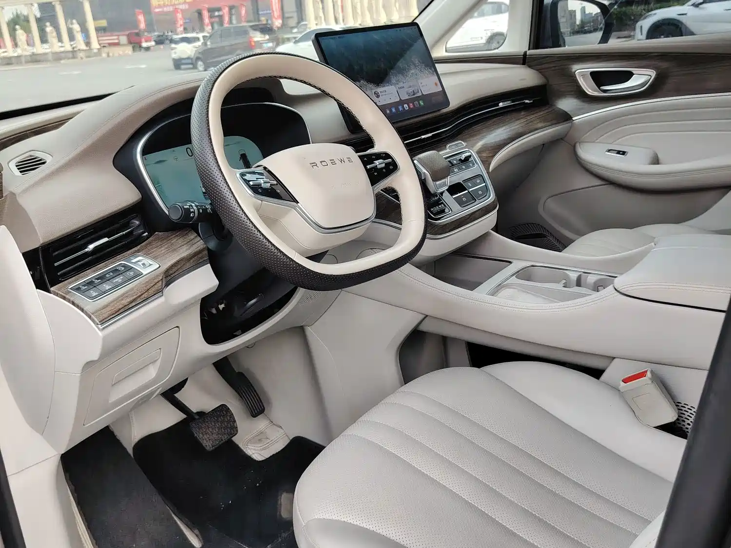 Фото 8 - Roewe iMAX8 EV