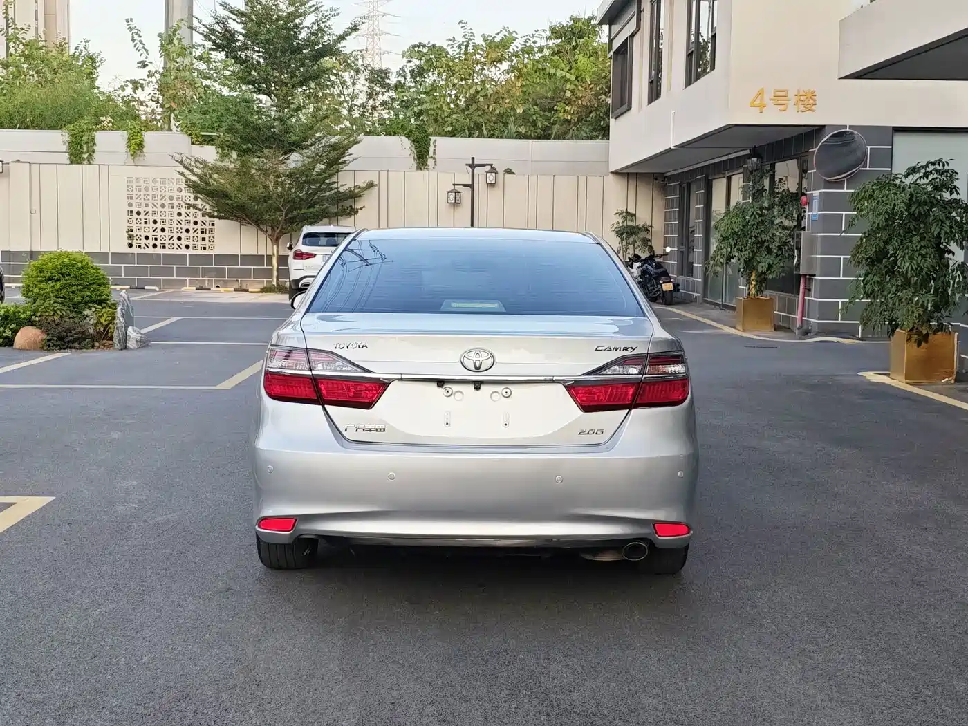 Фото 5 - Toyota Camry