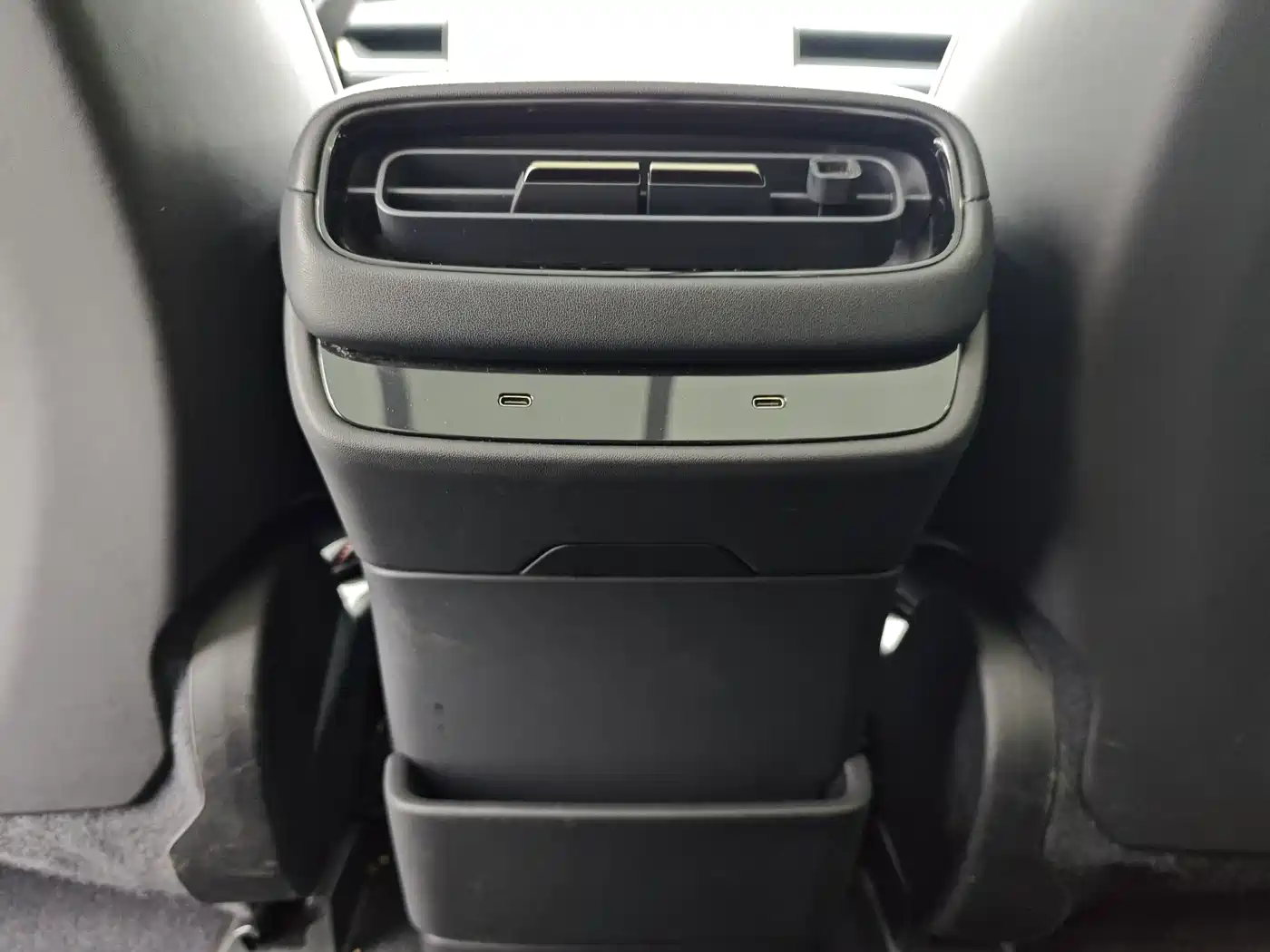 Photo 13 - Xiaomi SU7