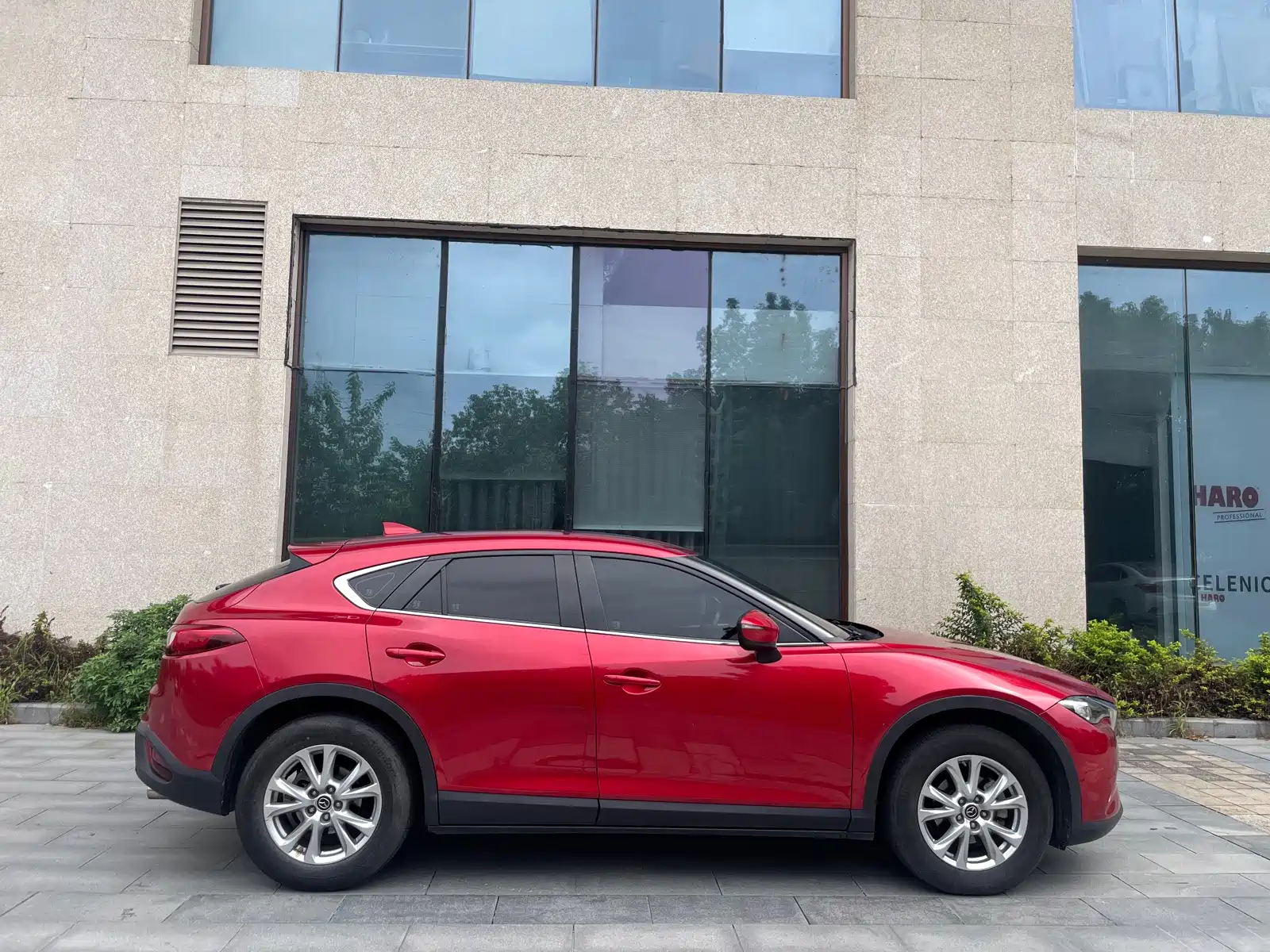 Фото 10 - Mazda CX-4