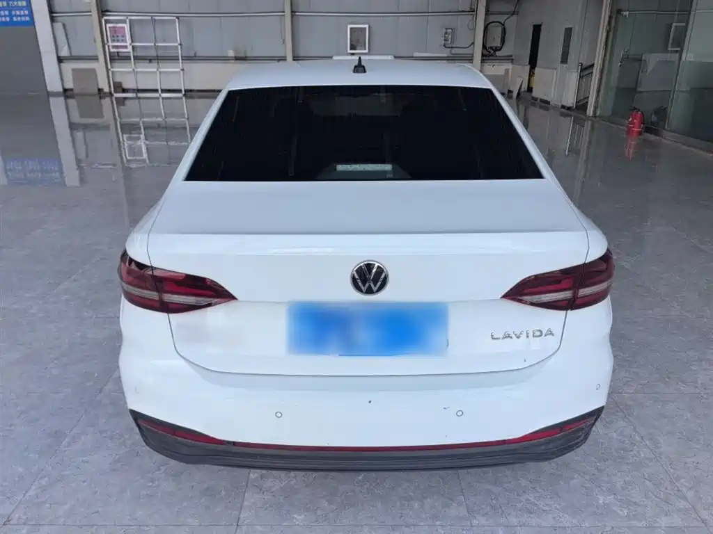 Volkswagen Lavida 2023 1.5L Auto Delight Edition фото 6