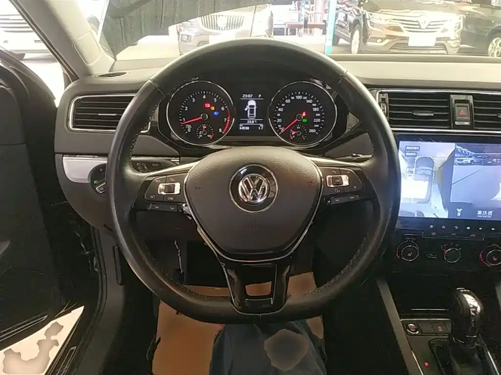 Volkswagen Sagitar 2017 180TSI Auto Exclusive Edition фото 11