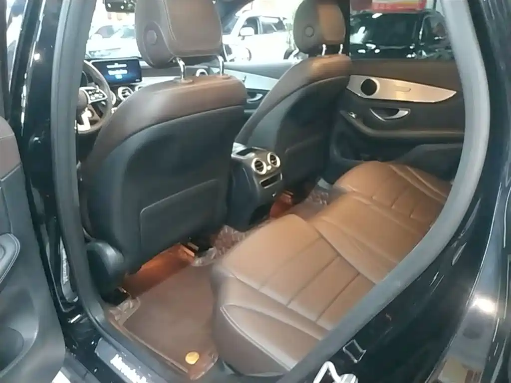 Mercedes-Benz GLC 2020 Facelift GLC 260 L 4MATIC Dynamic фото 17