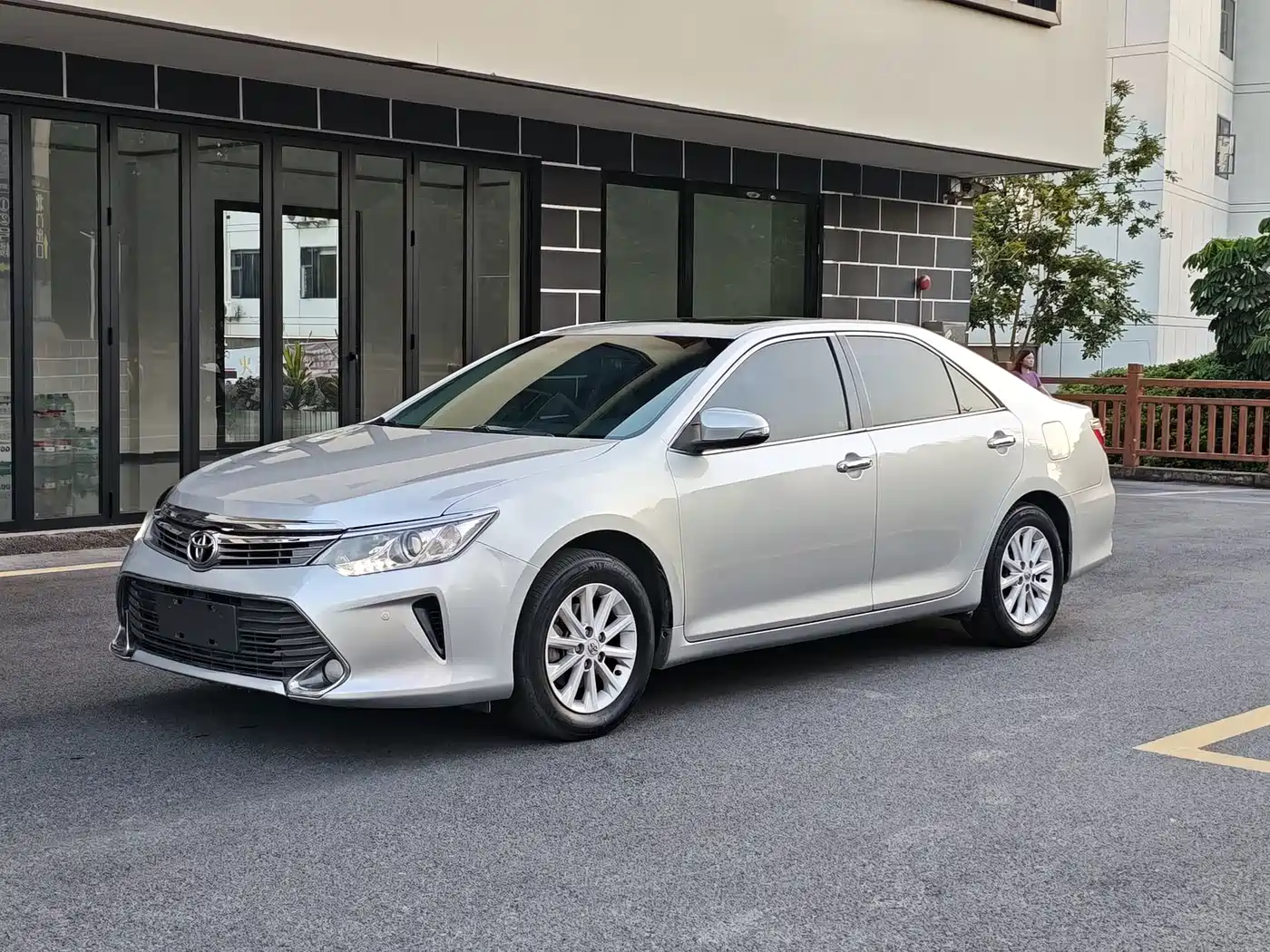 Фото 1 - Toyota Camry