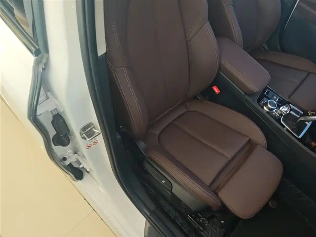 BMW 1 Series 2021 120i M Sport Shadow Edition фото 25