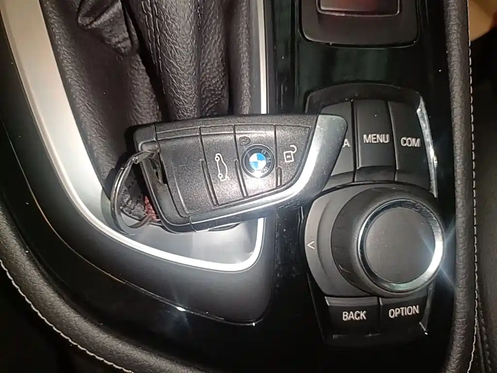 BMW 2 Series Touring 2016 218i Sport Design Package фото 9