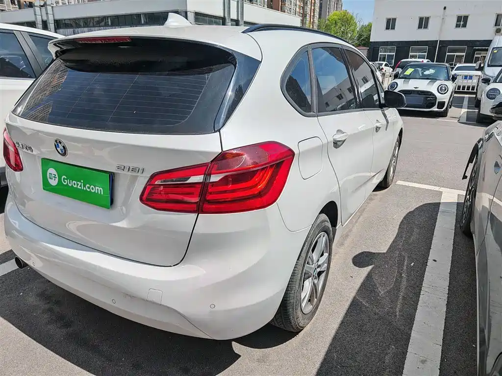 BMW 2 Series Touring 2016 218i Leading фото 23