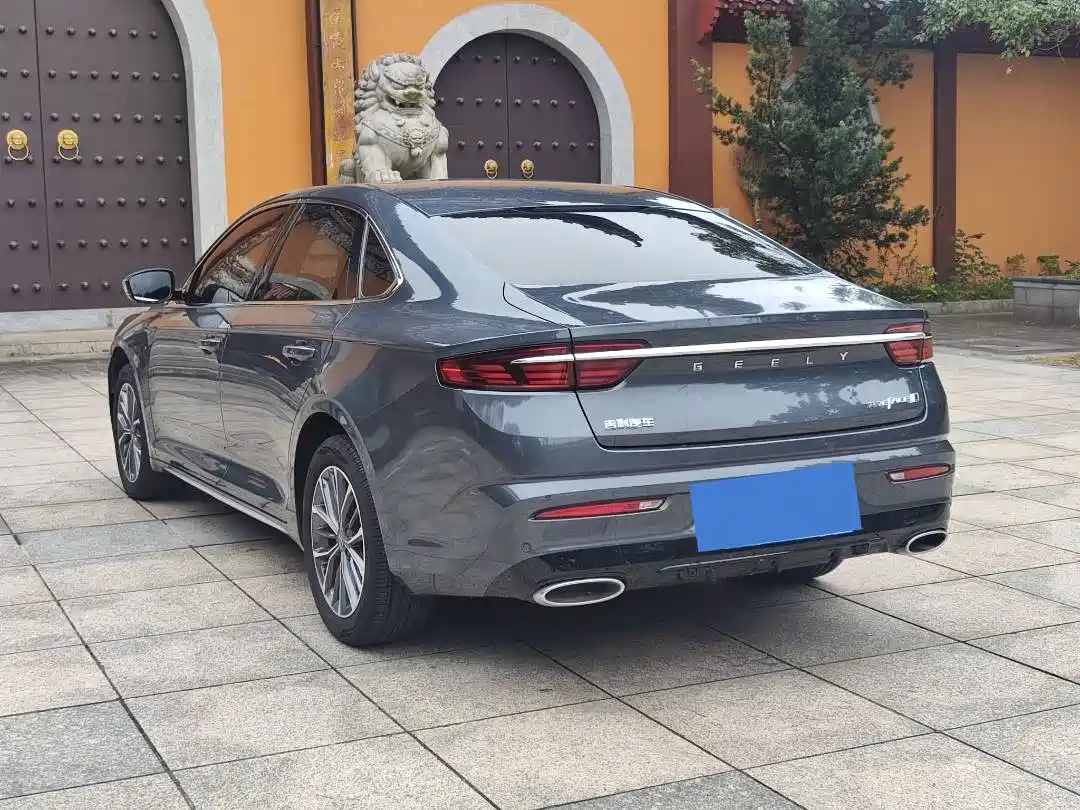 Фото 7 - Geely Preface