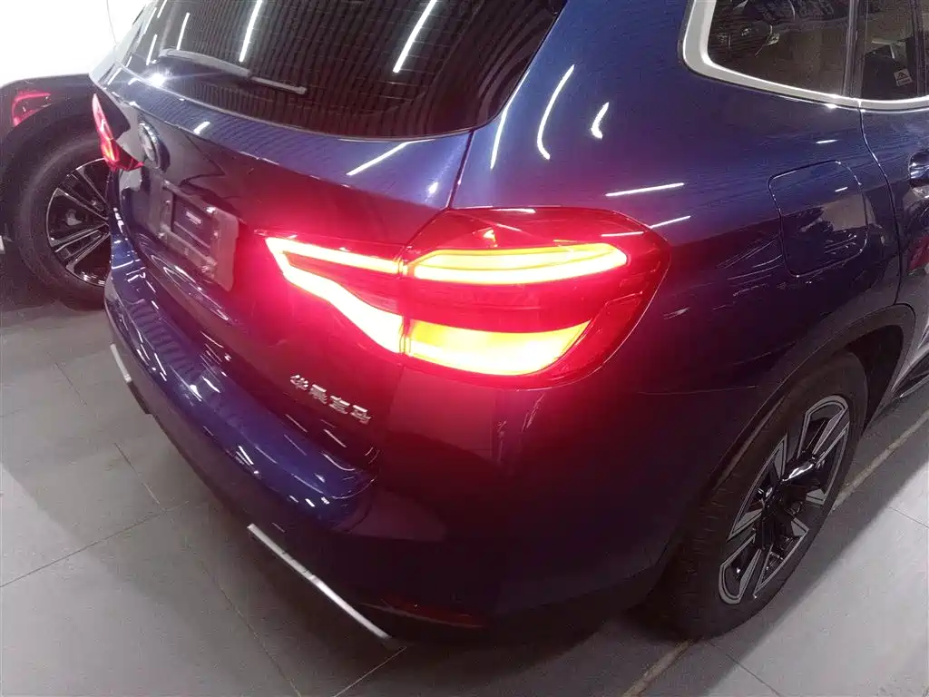 BMW iX3 2021 Facelift Leading фото 24