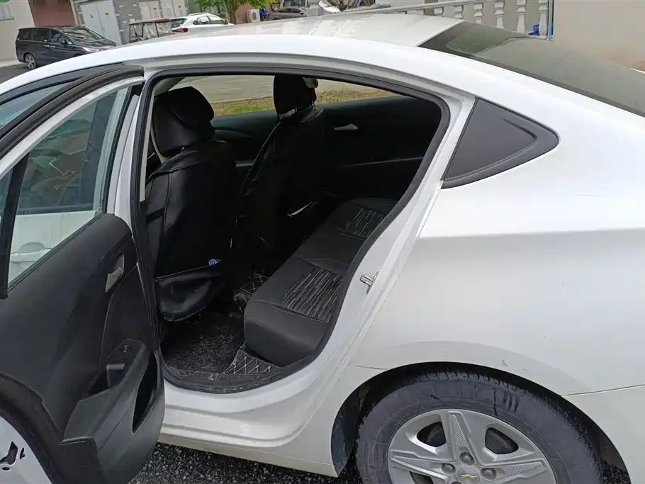 Chevrolet Cavalier 2016 1.5L Automatic Enjoyment Edition фото 11