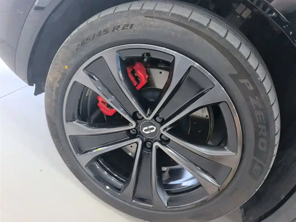 AITO Wenjie AITO M8 2025 Model Extended Range Ultra Edition 53.4kWh 5-Seater фото 23