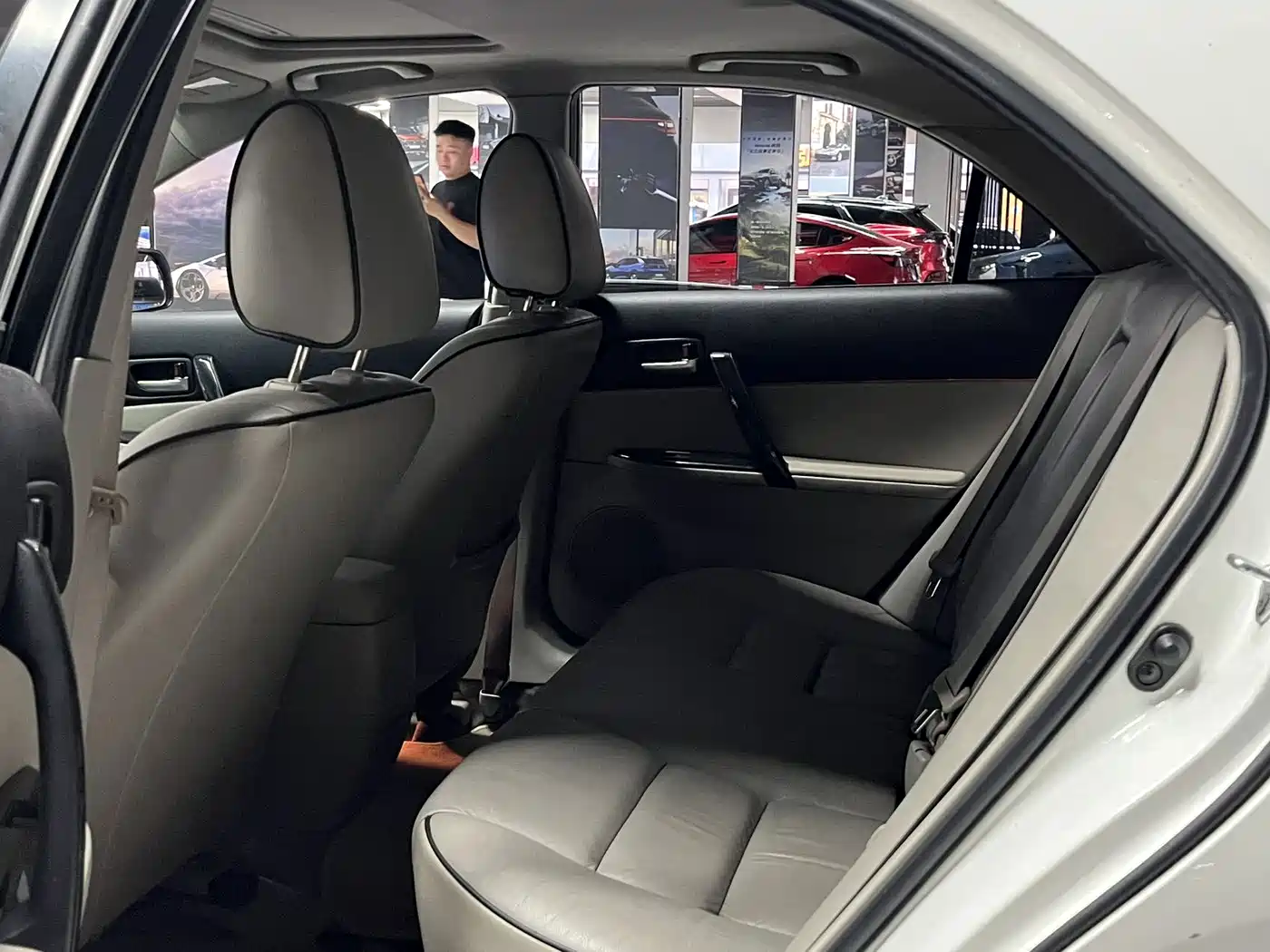 Photo 5 - Mazda 6