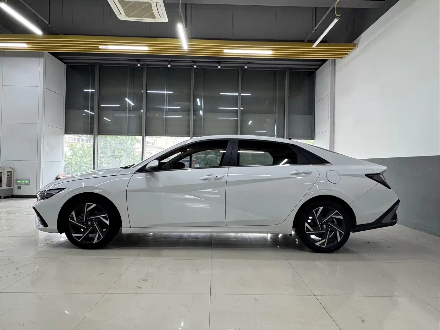 Hyundai Elantra 2023 1.5L CVT GLX Elite Edition фото 5