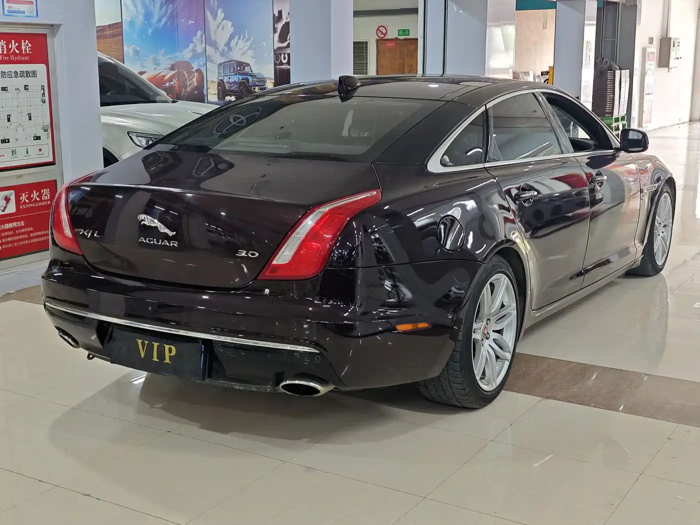 JAGUAR XJ