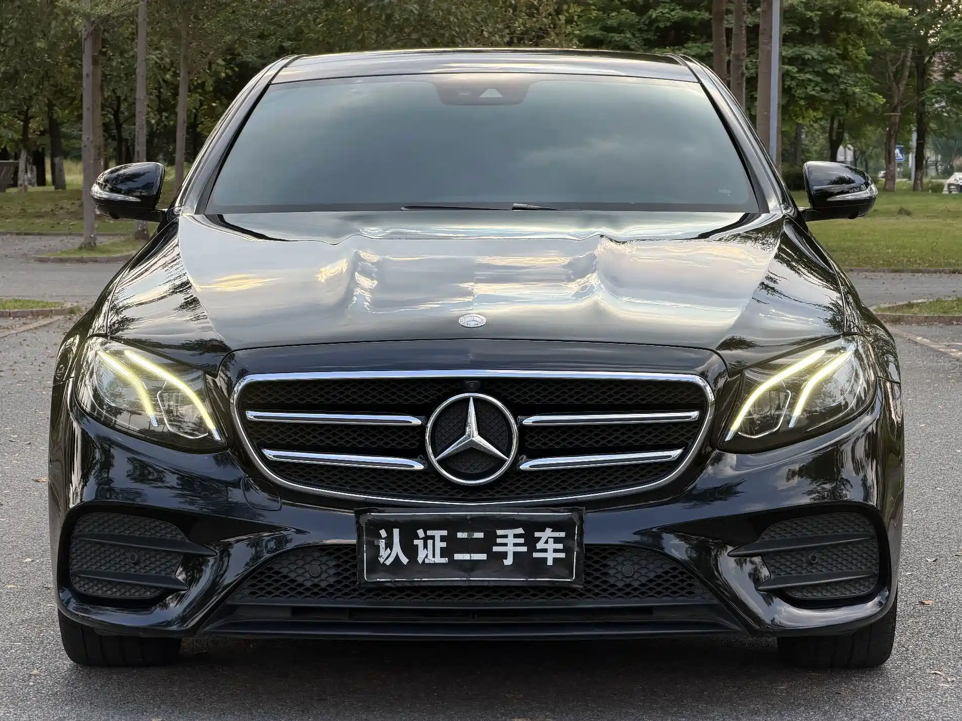 صورة 2 - Mercedes-Benz E-Class