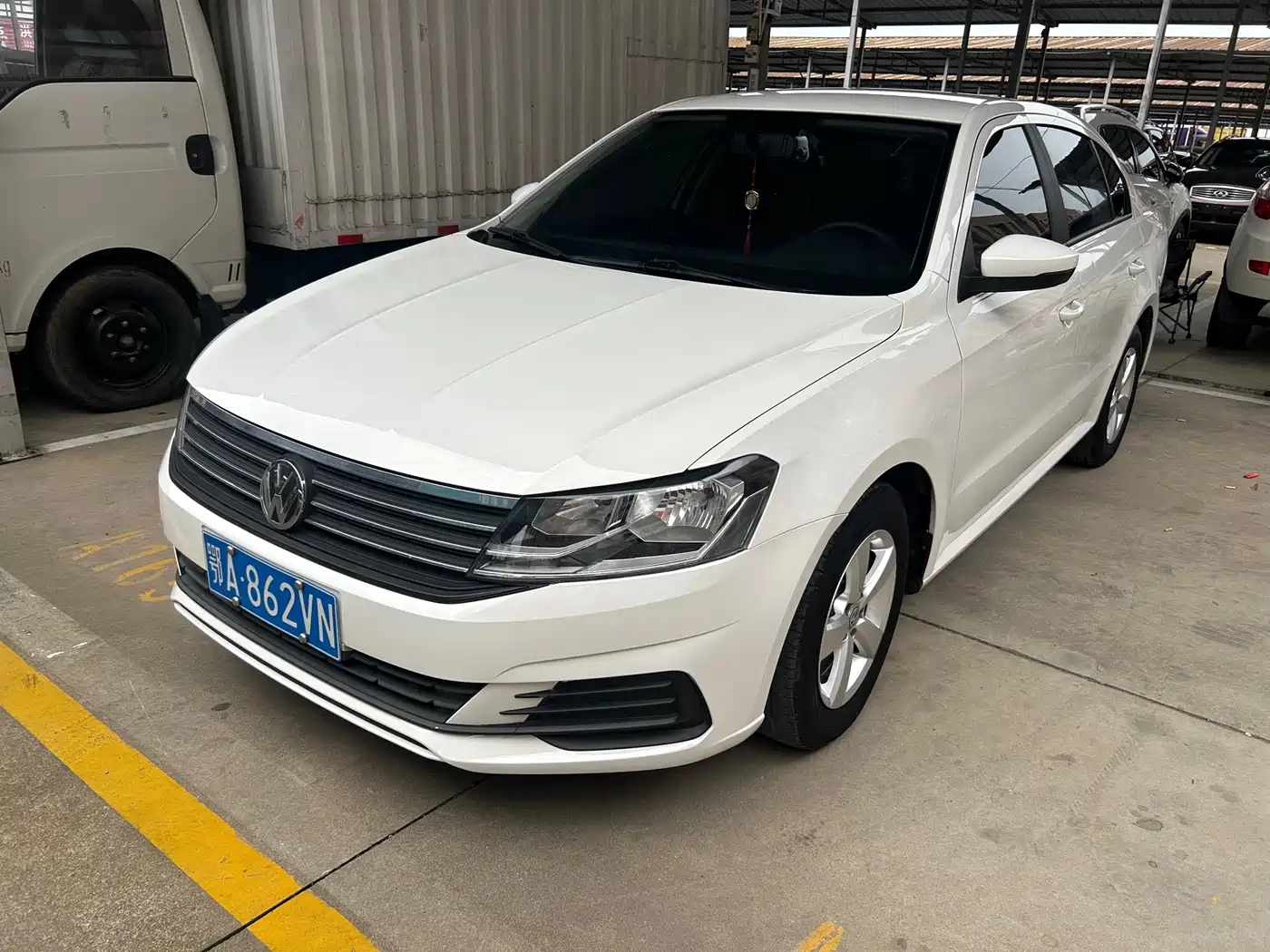Volkswagen Lavida 2022 1.5L Auto Comfort Edition фото 3