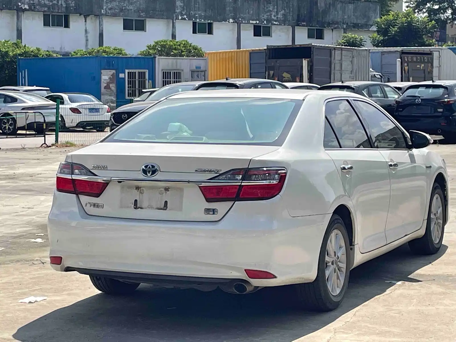 Фото 9 - Toyota Camry
