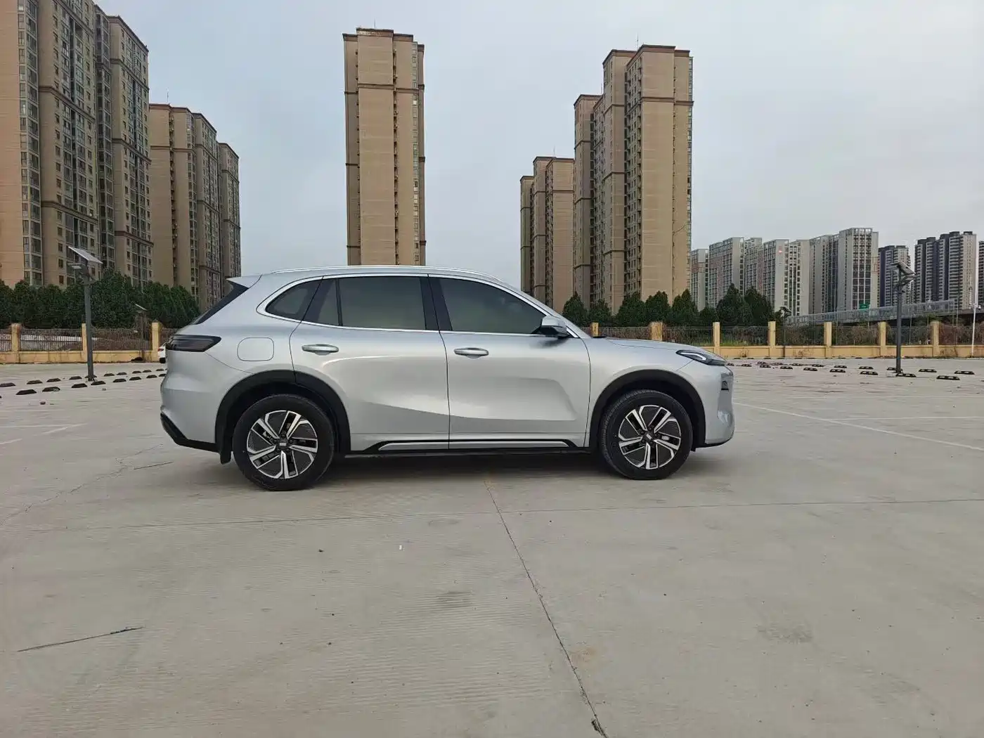 Geely Galaxy Galaxy Starship 7 EM-i 2025 Model 120km Voyage+ Edition фото 5