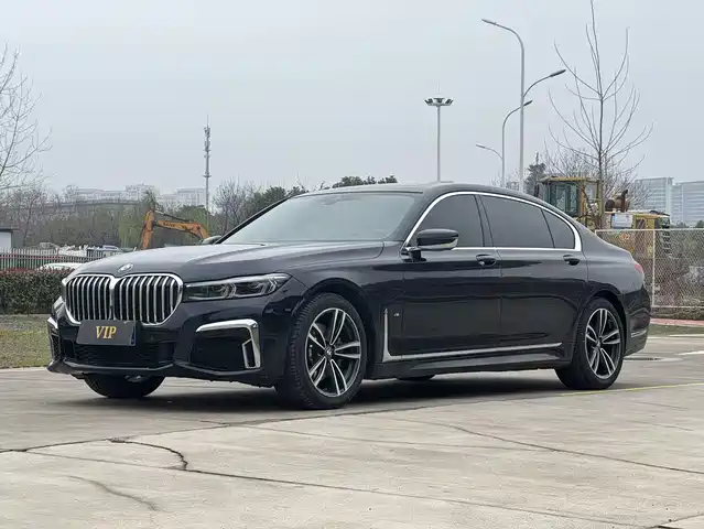 BMW 7 SERIES