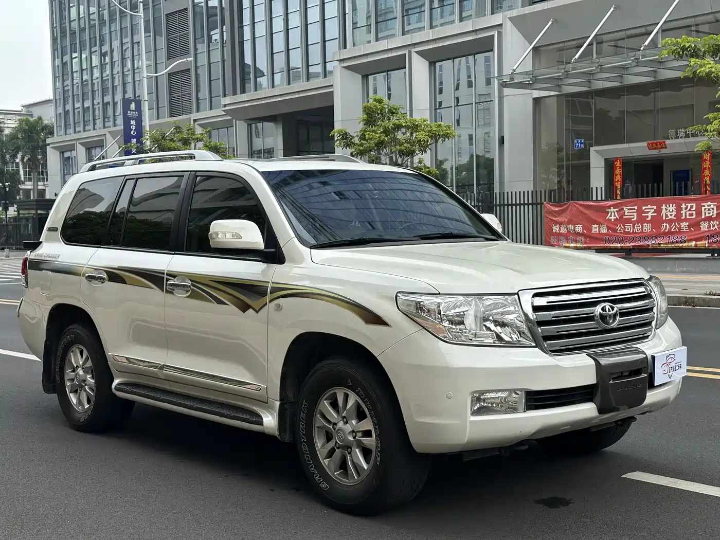 Toyota Land Cruiser (Import) фото 3