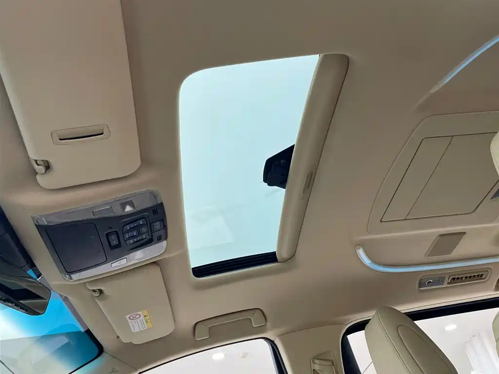 Toyota Alphard 2023 Dual Hybrid 2.5L Ultimate Gold Edition фото 20