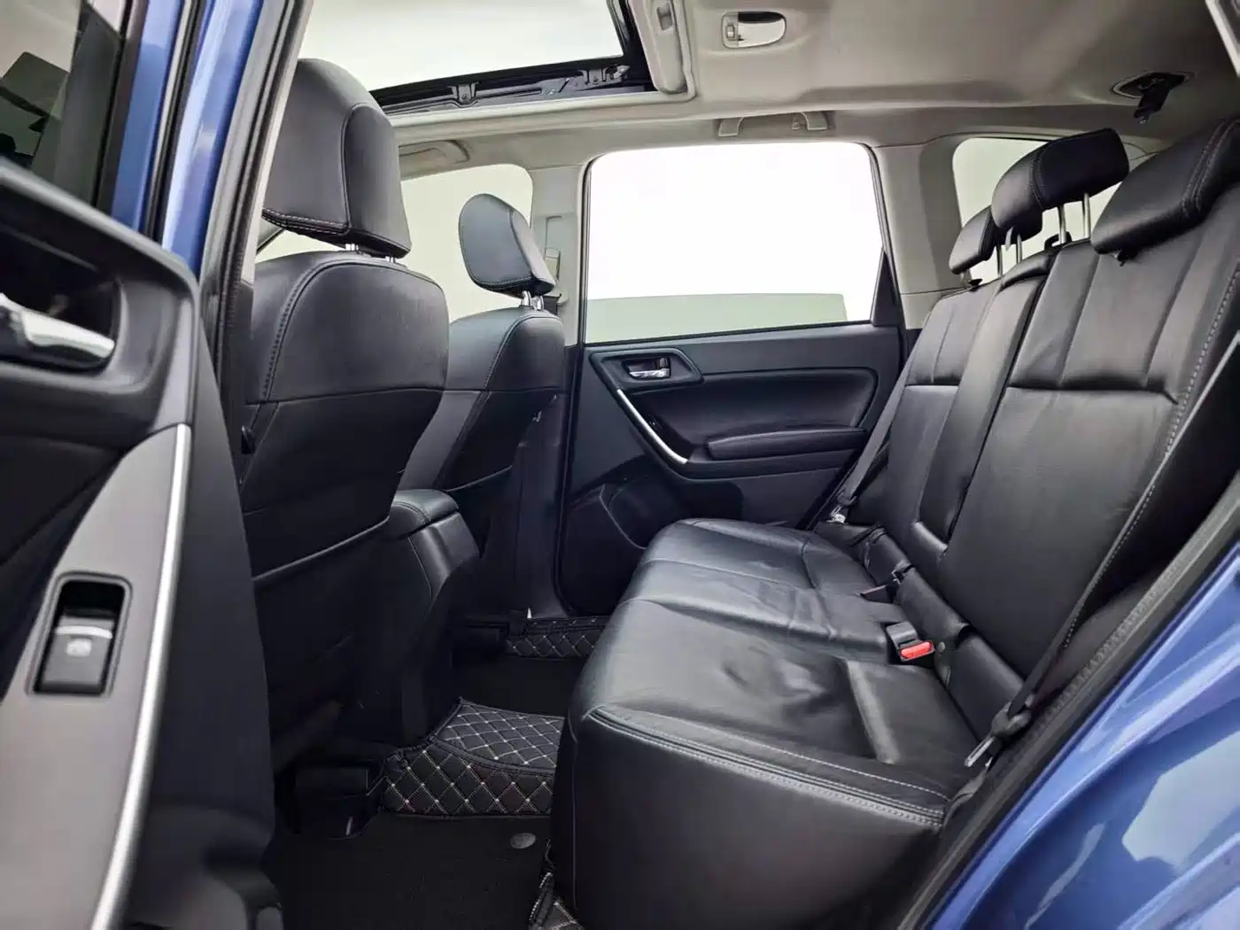 Subaru Forester 2016 2.0i Luxury Navigation Edition фото 7