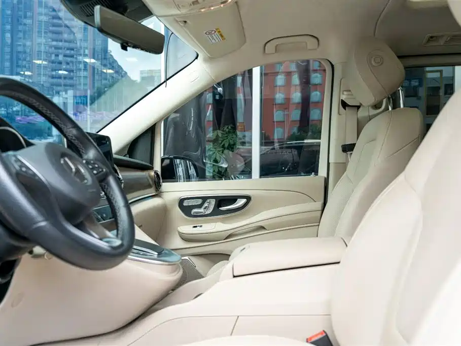 Mercedes-Benz V-Class 2022 V 260 L Long Wheelbase Luxury Edition фото 16