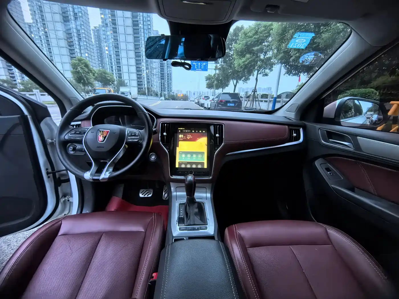 Фото 9 - Roewe RX5
