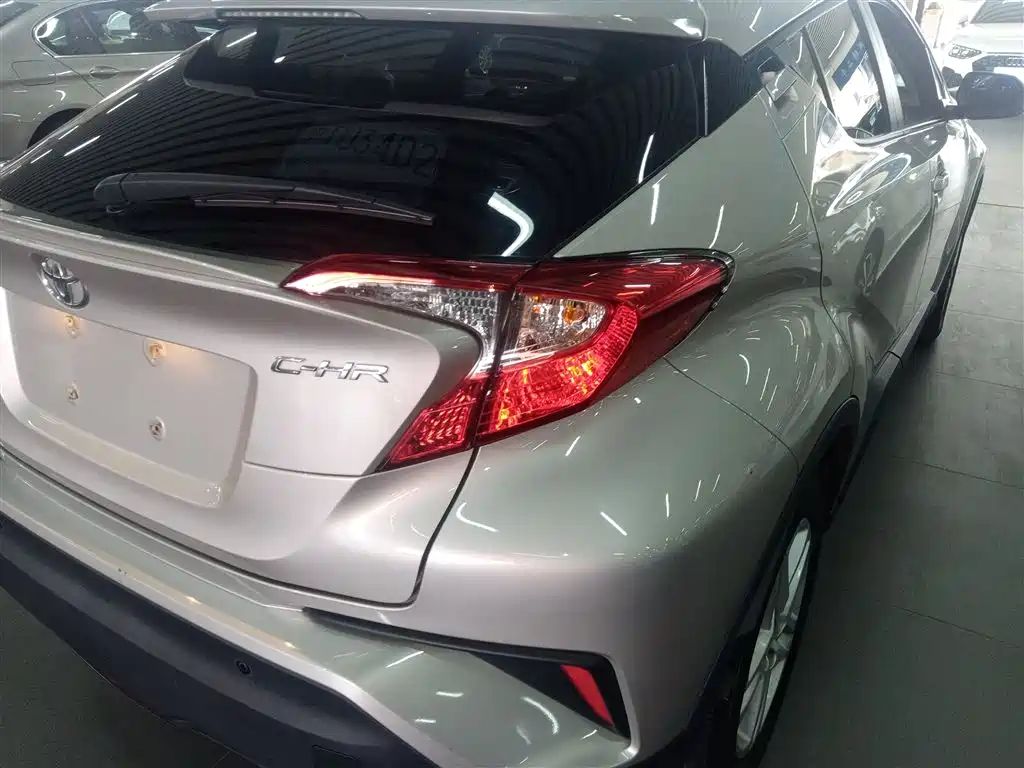 Toyota C-HR 2021 2.0L Comfort Edition фото 24