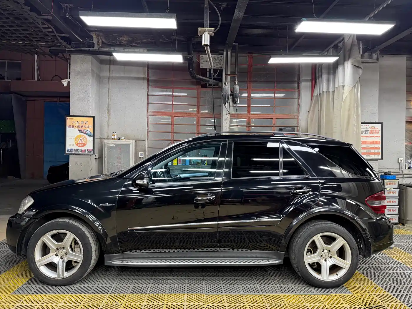 Mercedes-Benz M-Class AMG 2007 AMG ML 63 фото 3