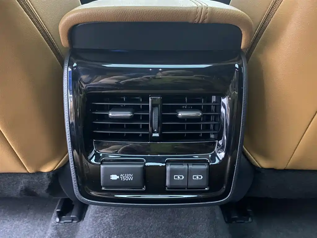 Toyota Avalon 2023 Hybrid 2.5L XLE Premium Edition фото 23