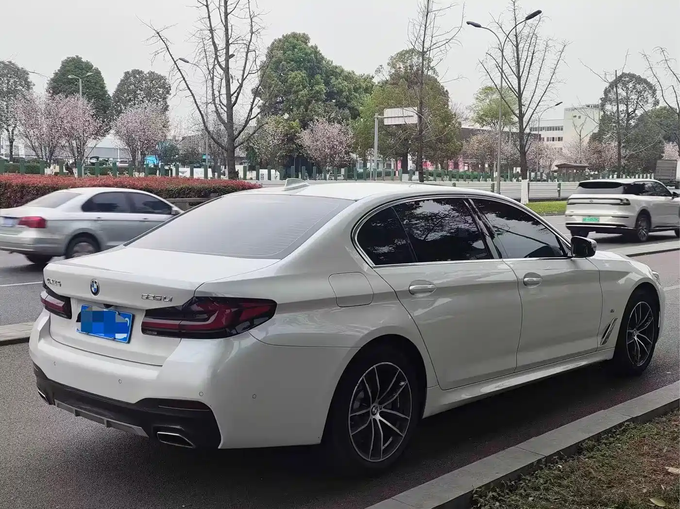 BMW 5 Series 2022 525Li M Sport Package фото 7