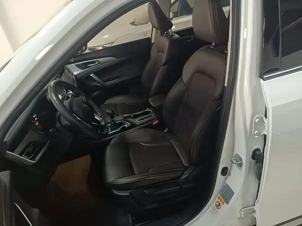 Changan CS35 PLUS 2019 2018 1.6L Manual Cool Connect China V