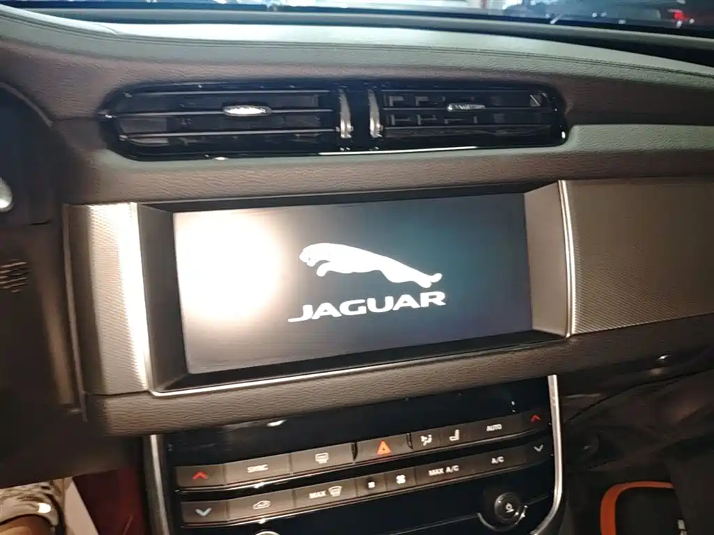 JAGUAR XFL